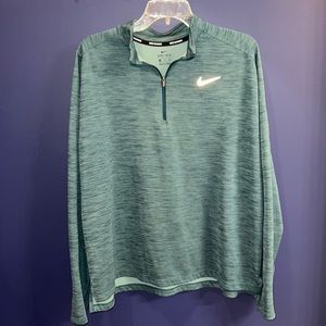 Womens Nike Light Weight Dri-Fit 1/4 Zip Pullover - Size XXL
